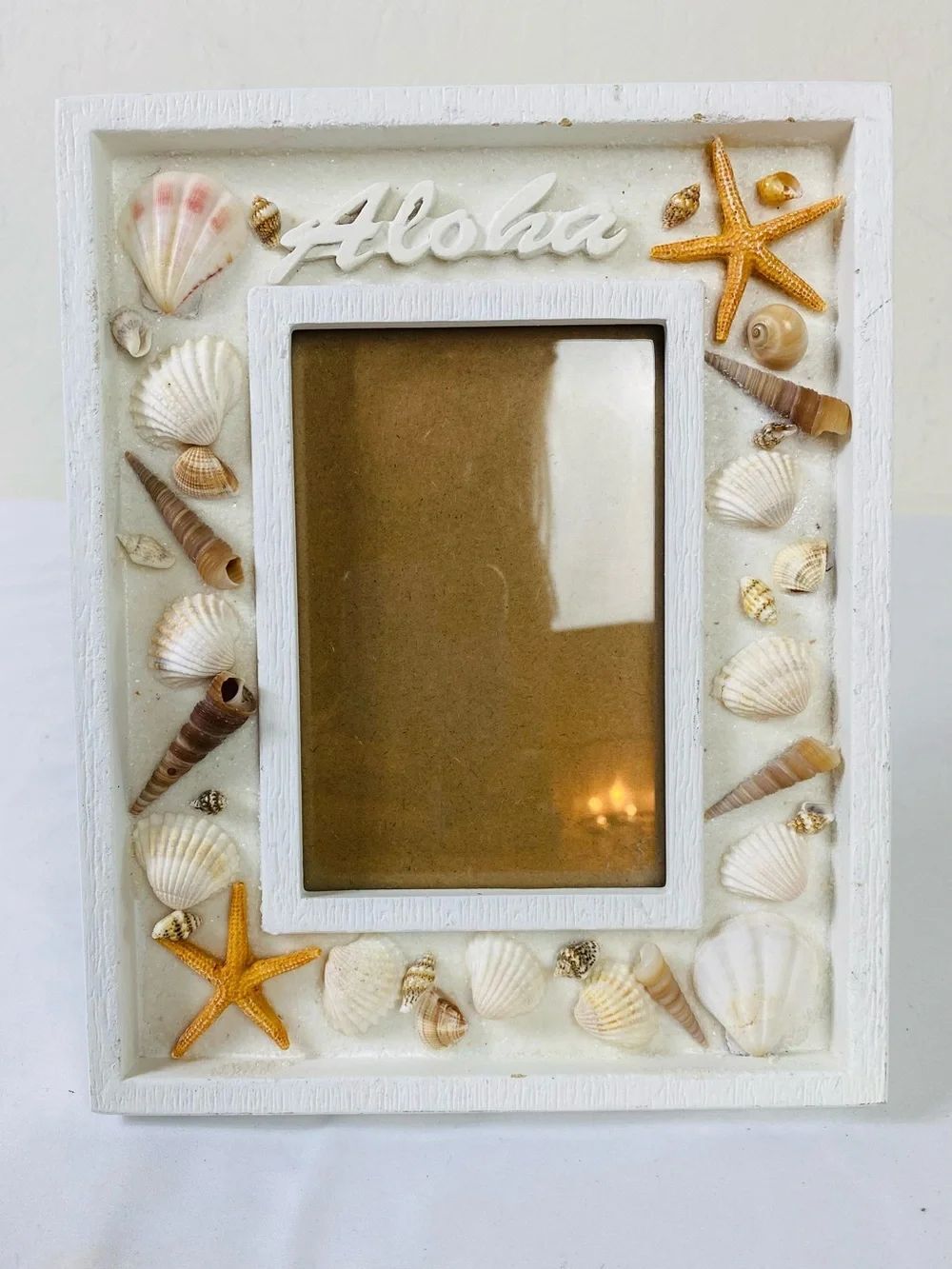 White 'Aloha' Seashell Picture Frame with Starfish Accent 4x6